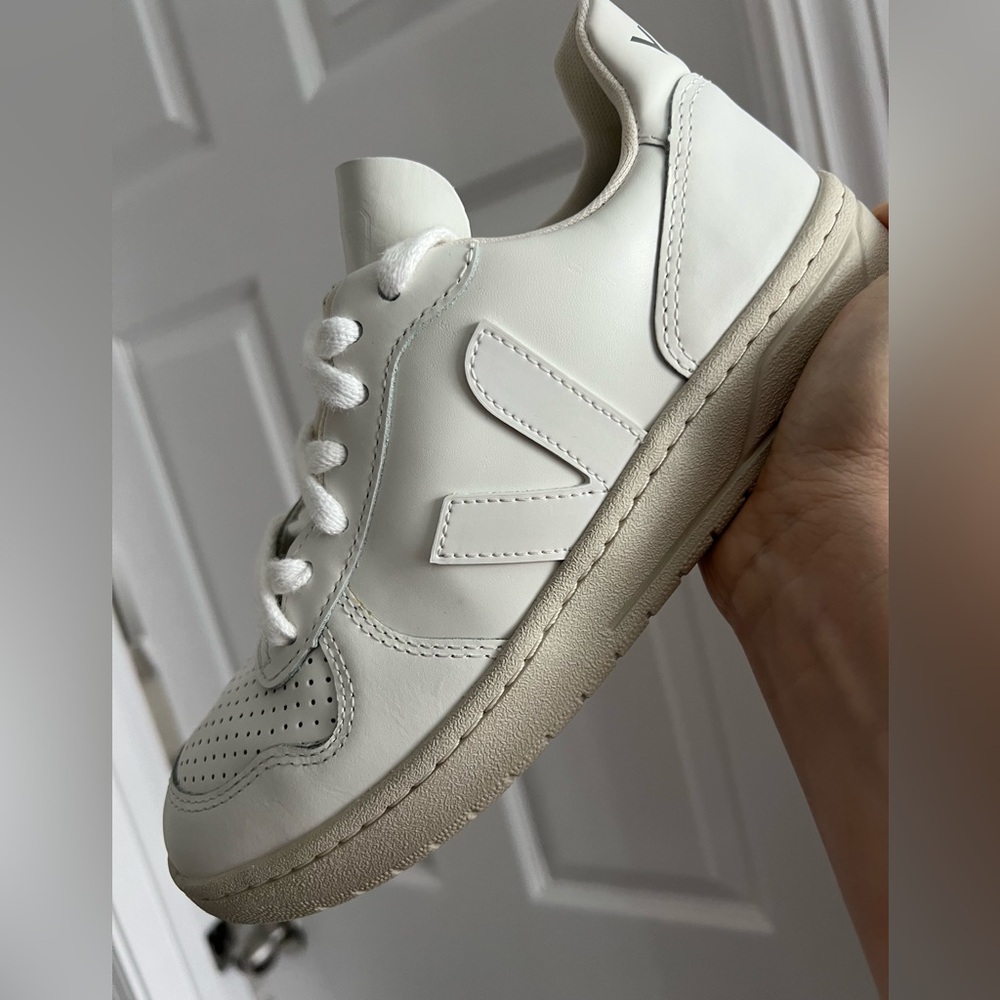 Veja V-12 Woman’s sneaker